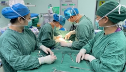 《新入科护士带教图》二等奖