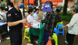 4399js联合开展“禁毒普法进小区 平安建设齐参与”活动