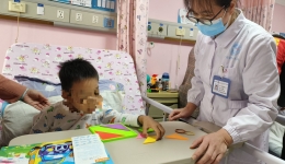 4399js开展“医路有你——爱心暖童心 携手益童行”关爱小天使志愿服务活动