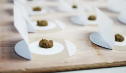 冬病夏治趁热打“贴”，js金沙6038“三伏贴”7月11日开贴。诟礁＠