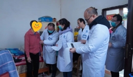 脚像被“粘”在地上,起步难,转身难,我院神内专家帮助患者重新起步