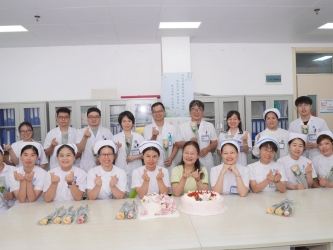 关爱护士队伍、护佑人民健康，js金沙6038开展“5·12”国际护士节慰问活动。