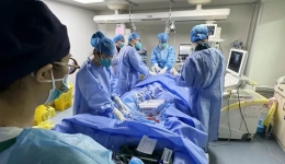 双肺全白、呼吸衰竭命悬一线!广西桂东人民医院ECMO护航,多学科联手挽救重症肺炎患者