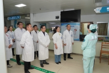 新春首个工作日，广西桂东人民医院领导班子深入一线走访慰问