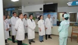 新春首个工作日，广西桂东人民医院领导班子深入一线走访慰问