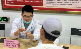 广西桂东人民医院走进南方电网梧州供电局开展健康科普义诊活动