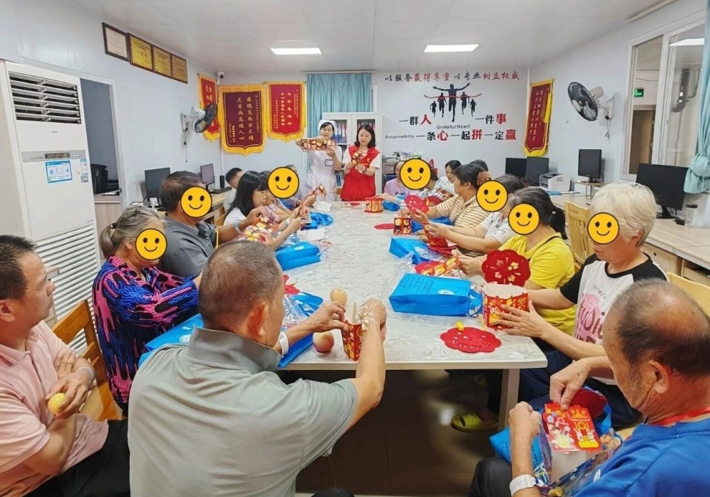 情暖重阳 守护健康 | 广西桂东人民医院开展重阳节人文关怀系列活动